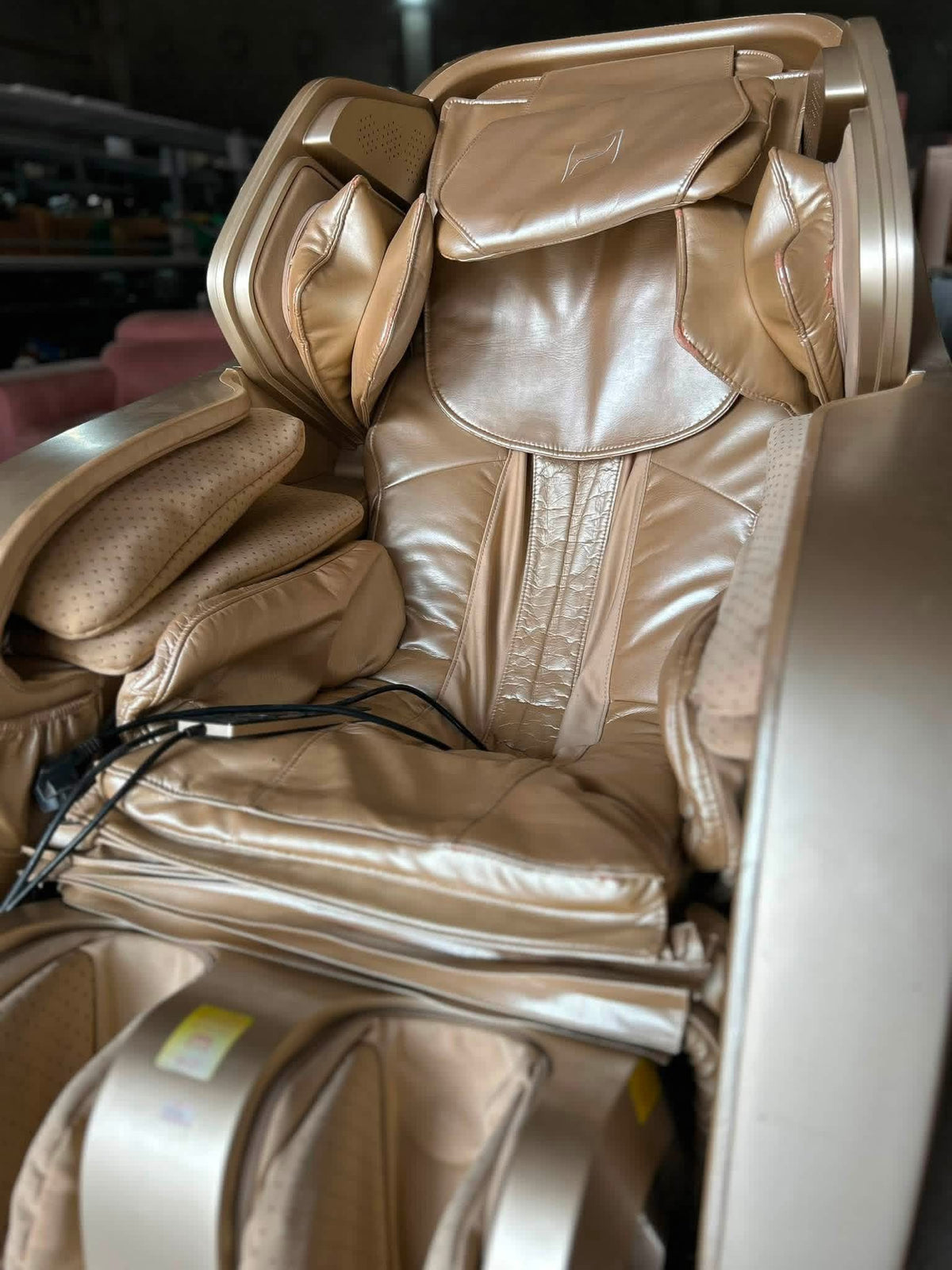 MASSAGE CHAIR