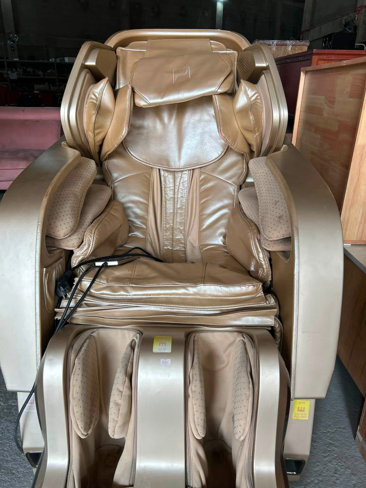 MASSAGE CHAIR