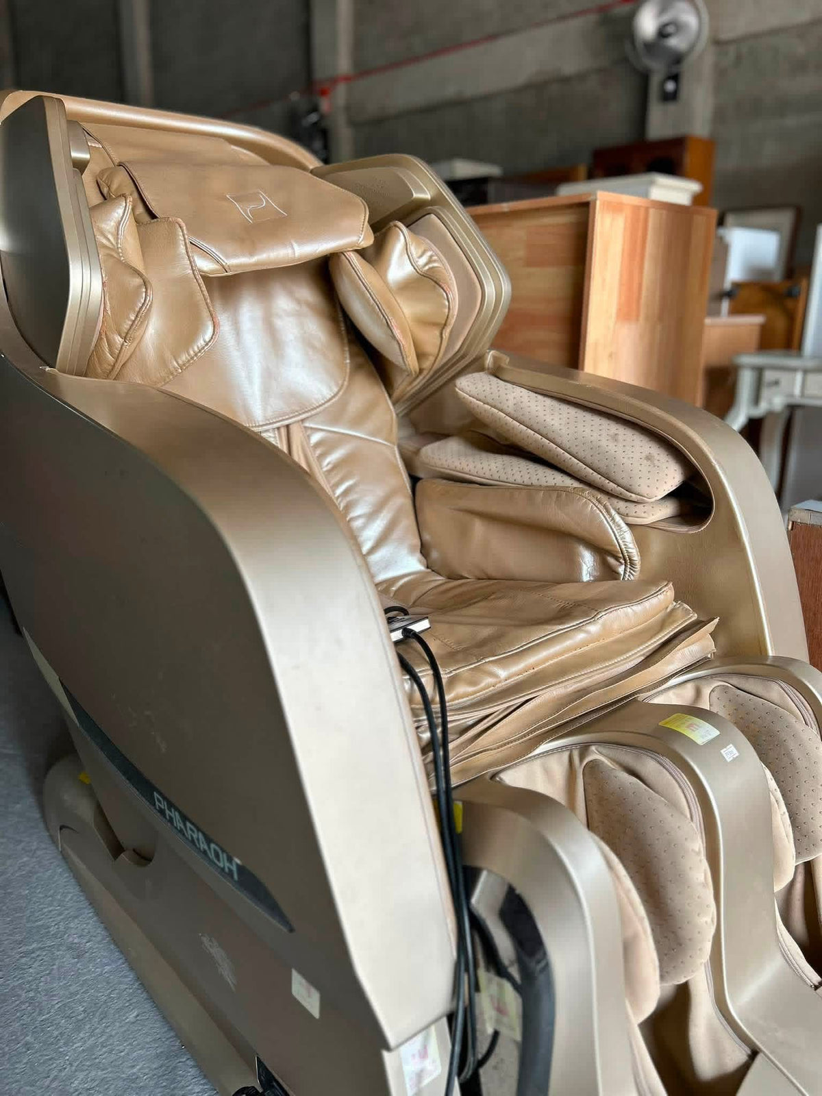MASSAGE CHAIR
